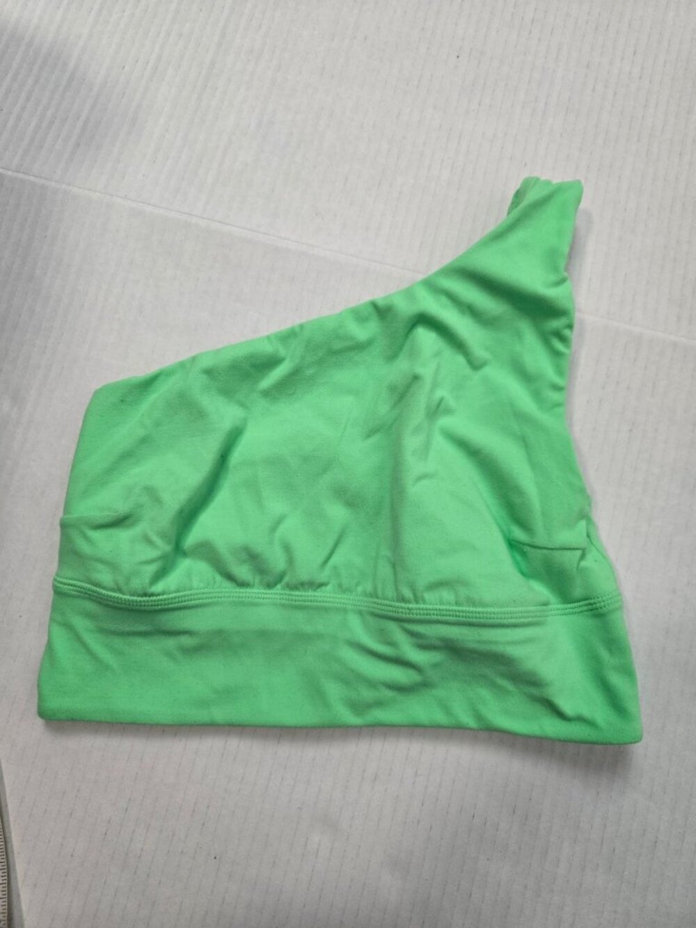 Lululemon Size 6 Align Asymmetrical Bra Light Support Pistachio Buttery Soft